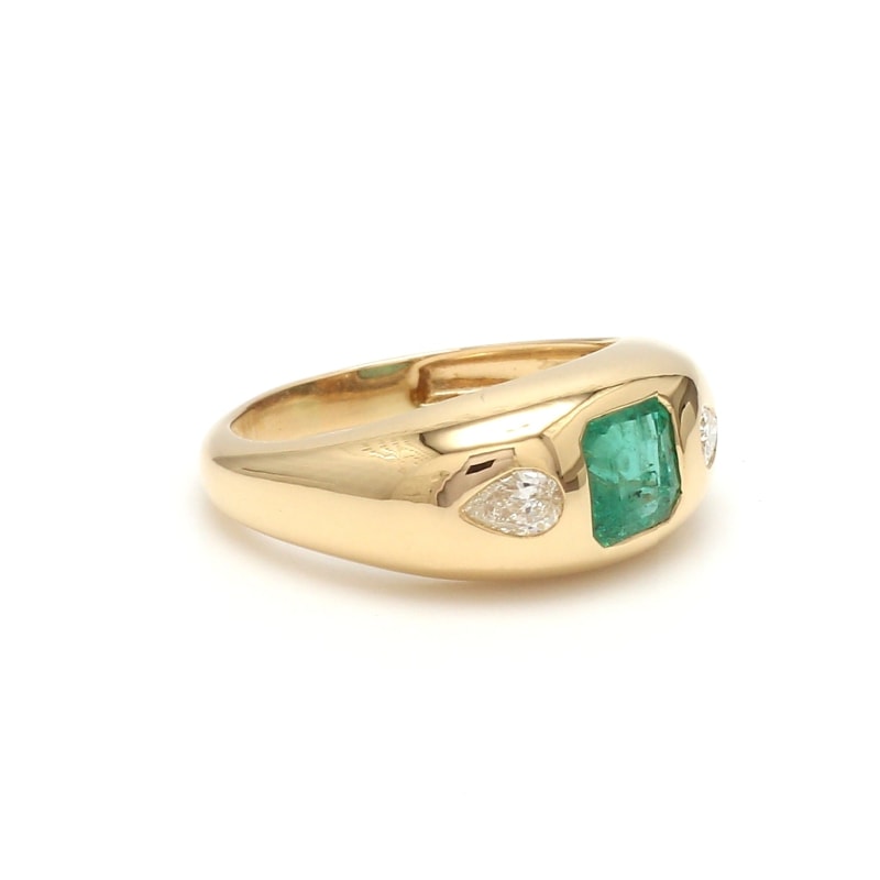 Bague en émeraude et diamants