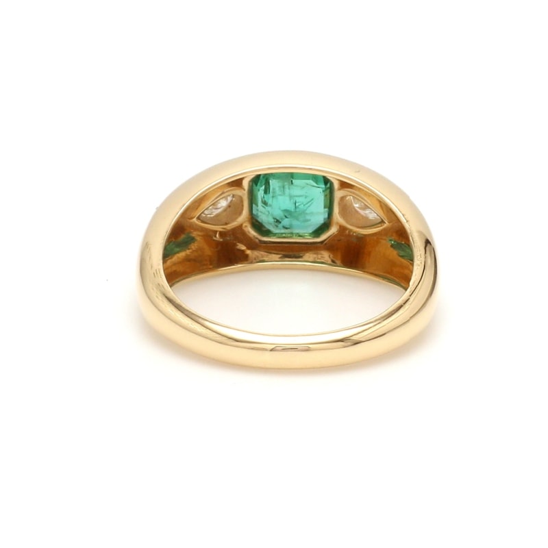 Bague en émeraude et diamants